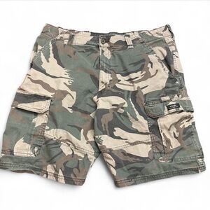 Wrangler Green and Tan Cargo Shorts With Pockets Cotton